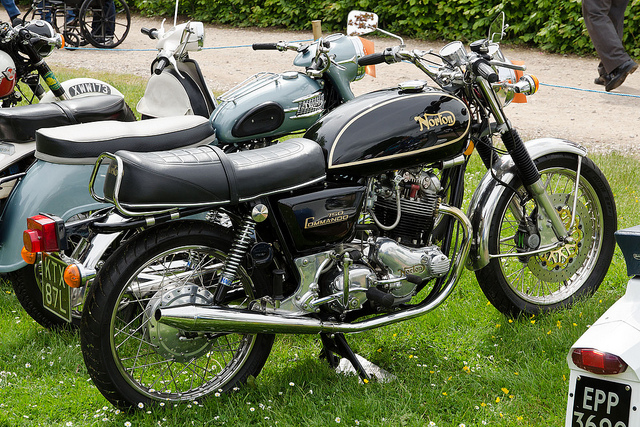 Norton-Commando-750