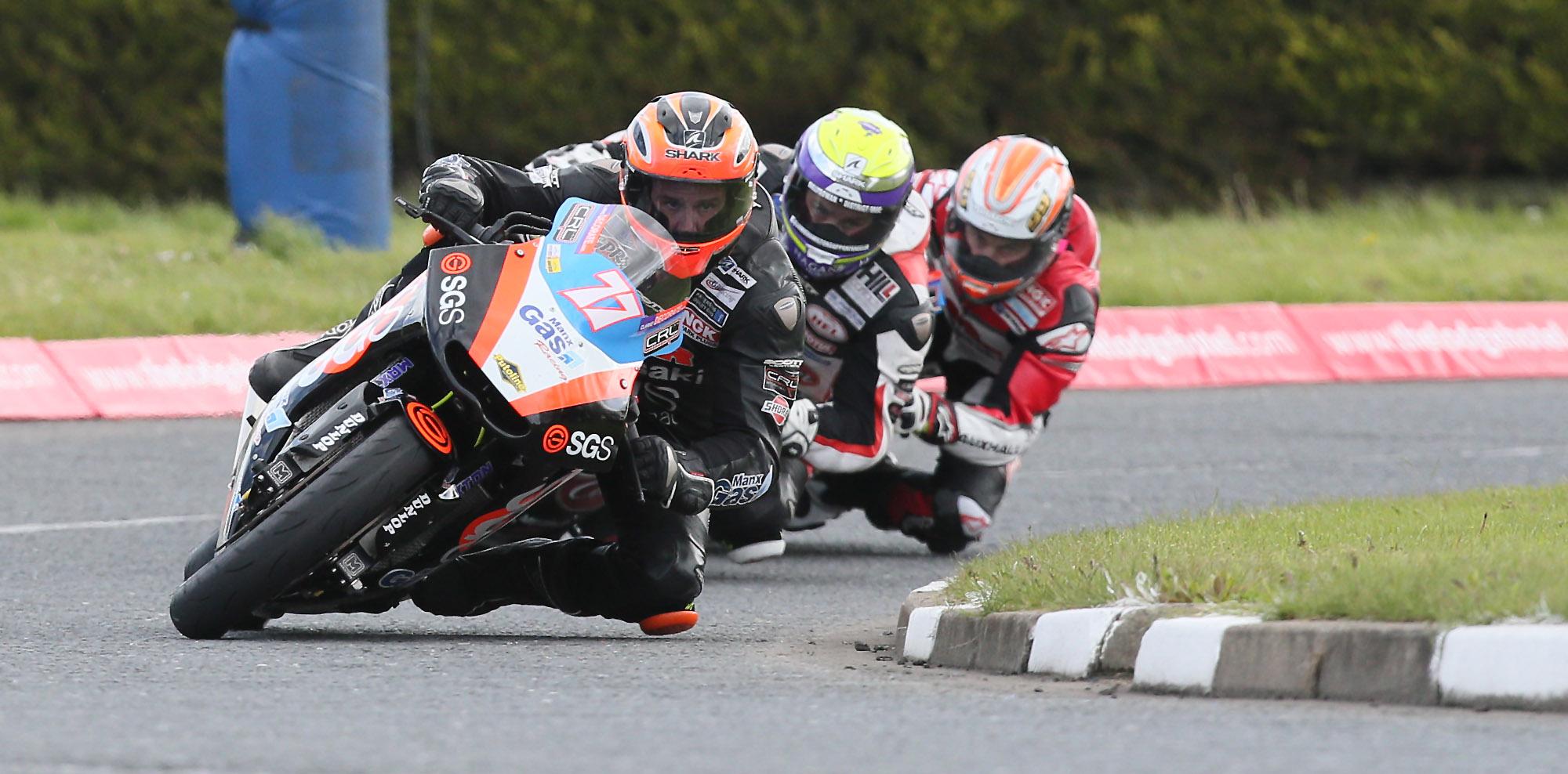 Ryan leads Jamie Hamilton and team-mate Jeremy McWilliams - Image courtesy of Pacemaker Press International