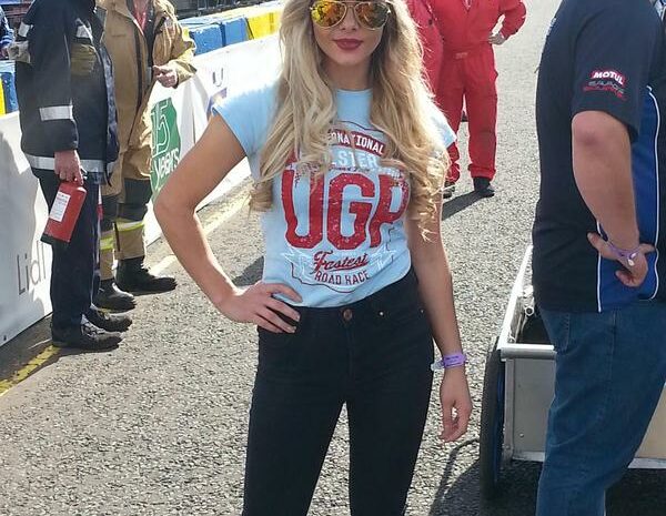 Ulster-GP-grid-girl-2