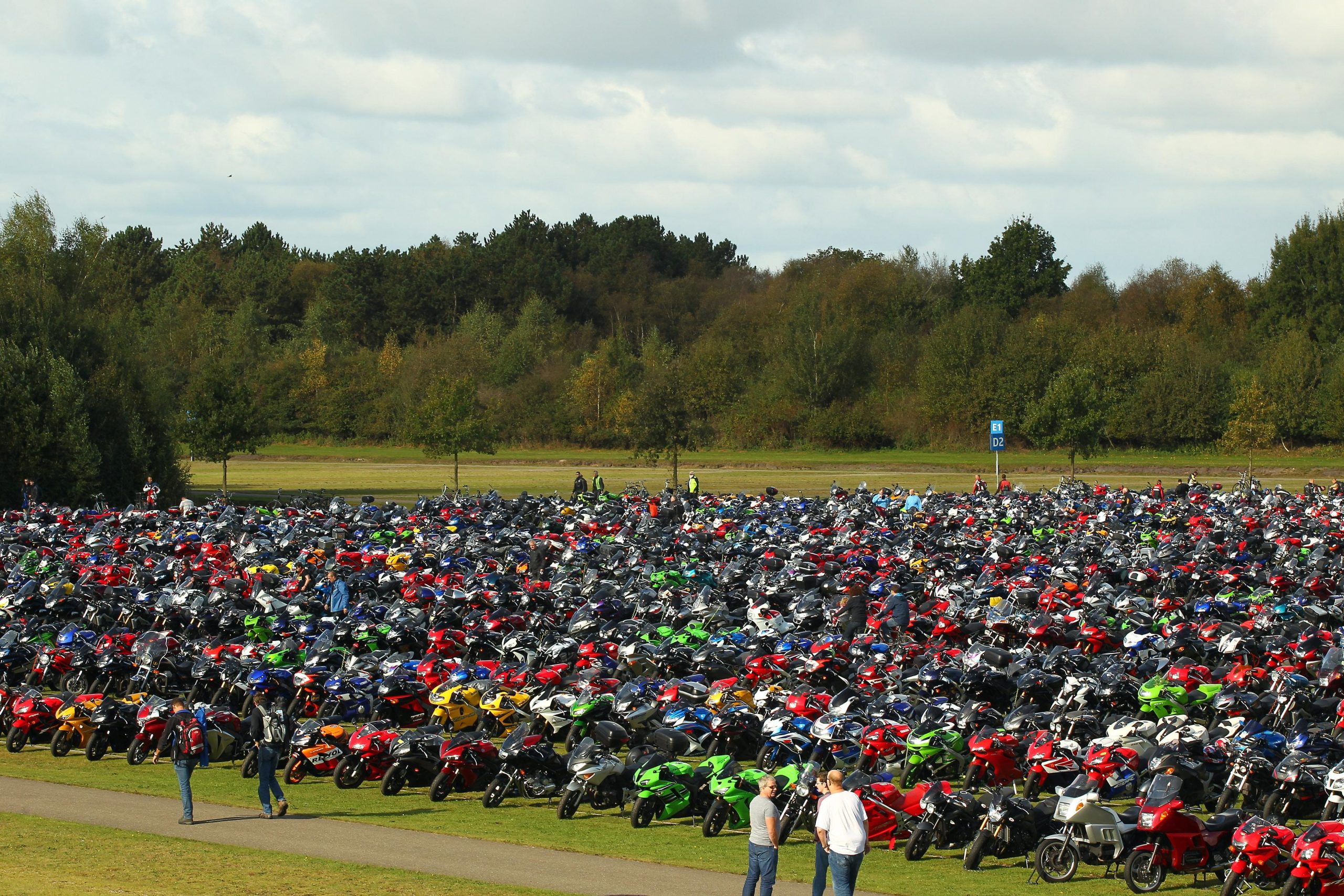 Full field of bikes BSB Holland image by Impact Images Photography