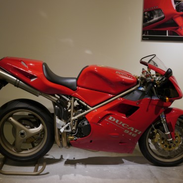 Ducati 916