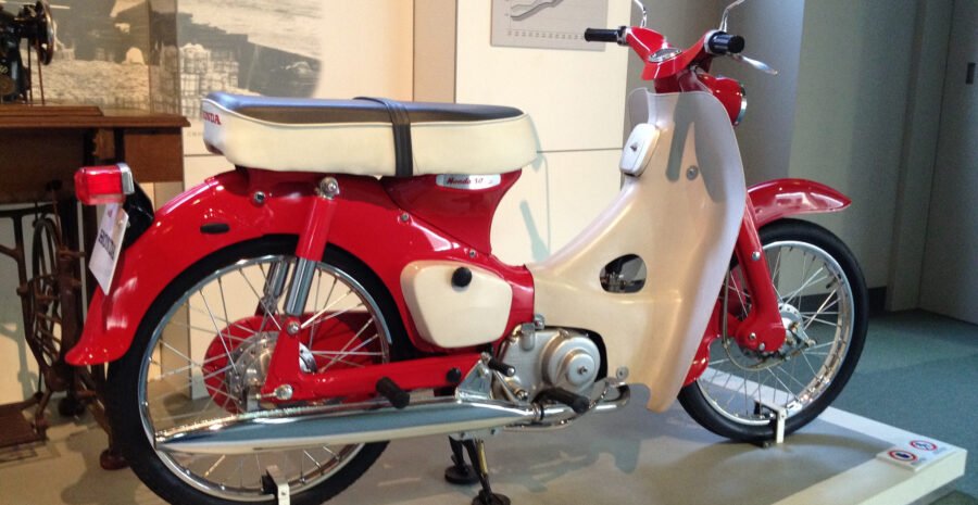 Honda Cub credit Iwao