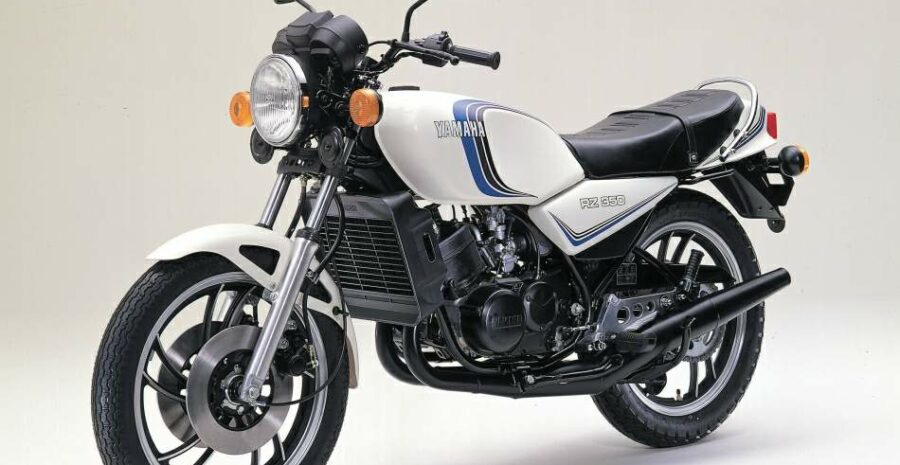 Yamaha RD350LC credit motorcyclespecs