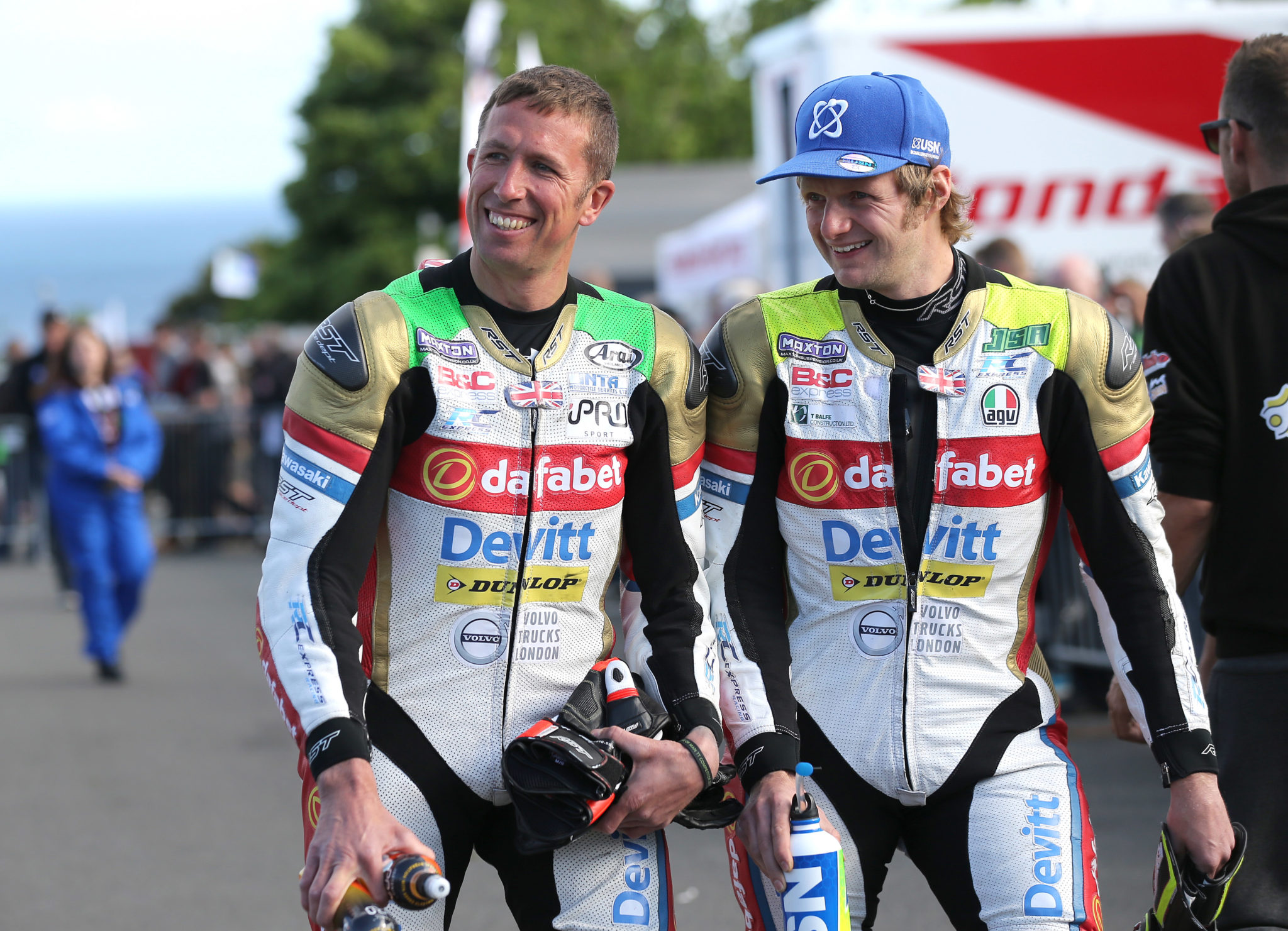 Teammates Steve Mercer and Ivan Lintin iomtt 2017 image credit Dafabet Devitt Racing