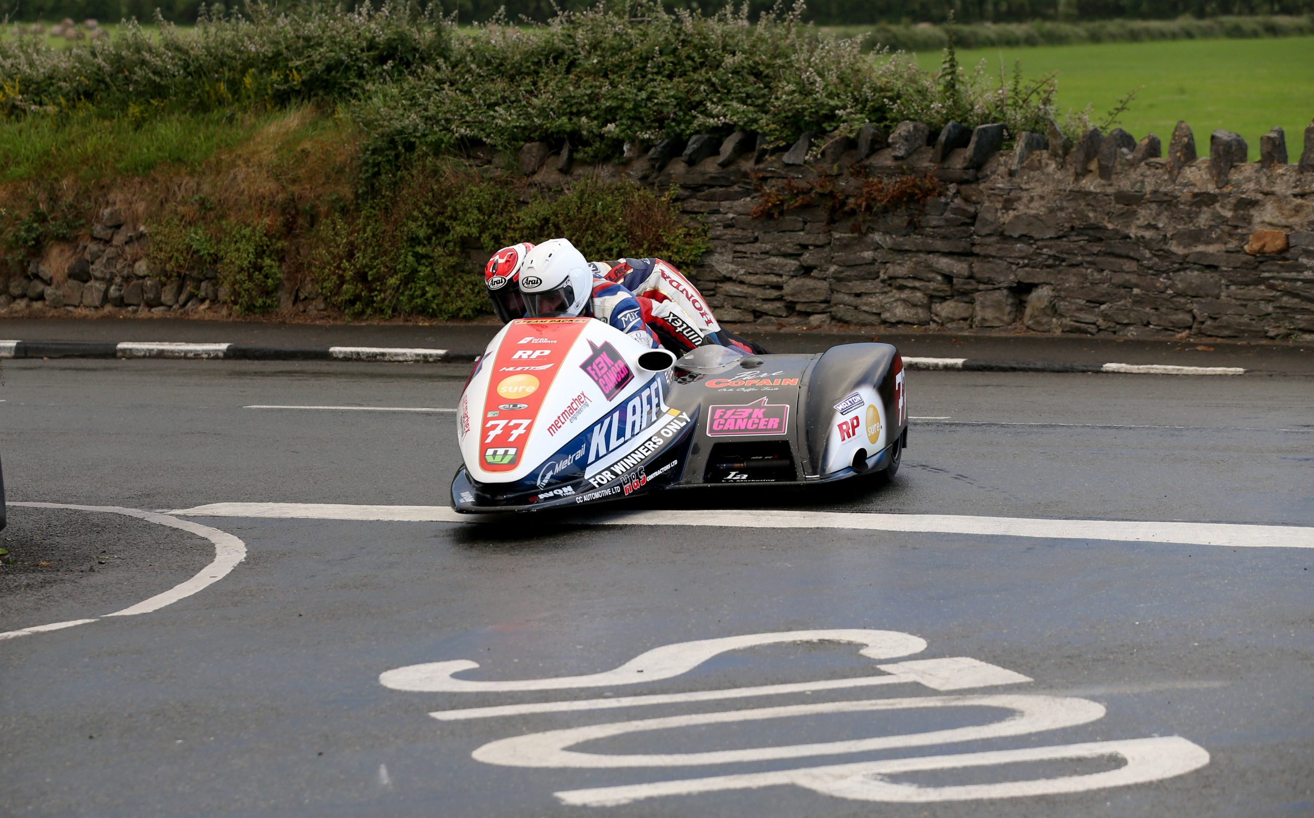 Tim and Patrick in action at the Southern 100 2016 credit Stephen Davison - Pacemaker Press International