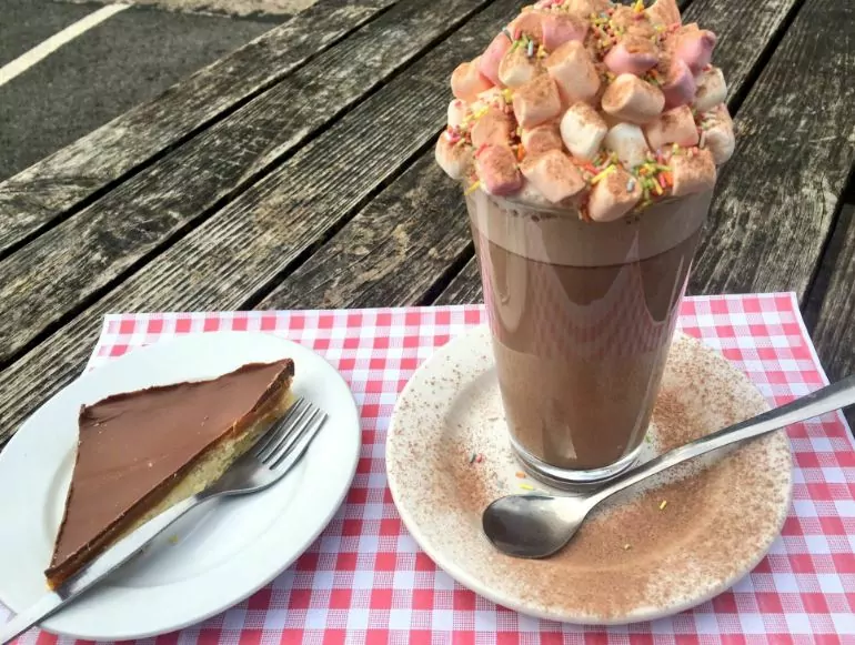 Hot chocolate and tray bake credit twitter