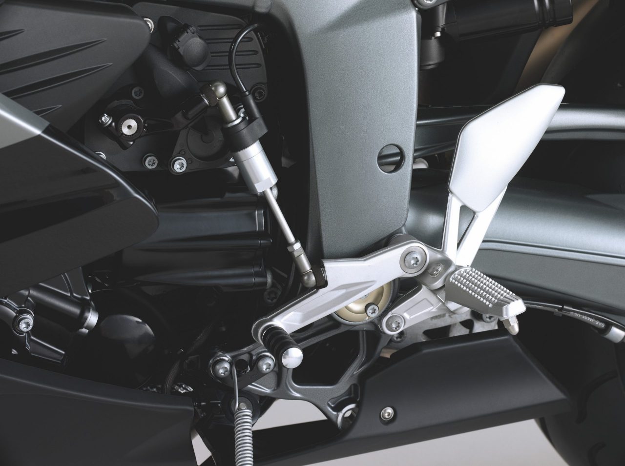 BMW K1300 S quickshifter