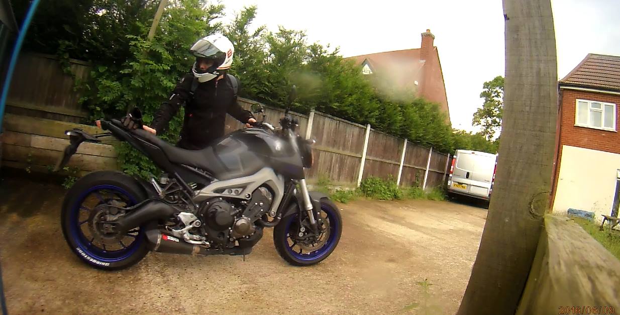 Chris.C – Yamaha MT-09