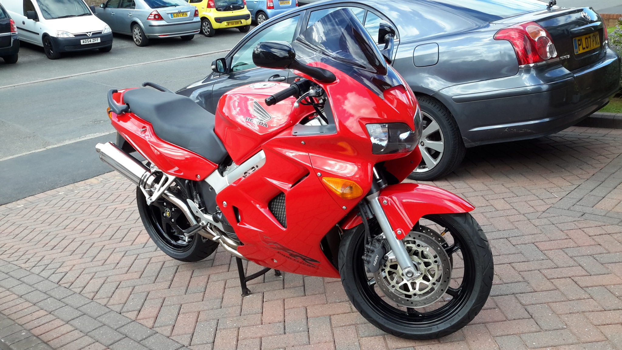 David Lewis – Honda VFR800