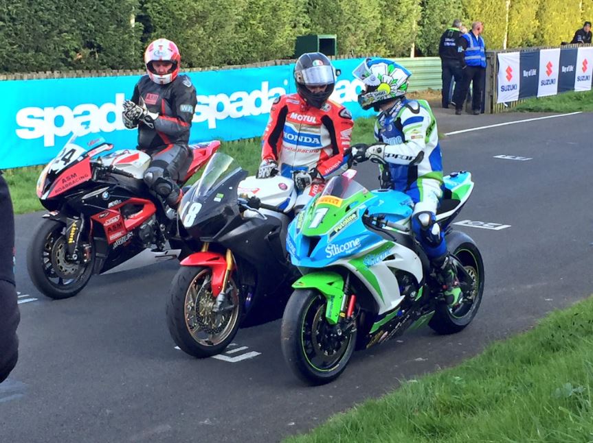 Dean Harrison vs Guy Martin Oliver's Mount 2017 image credit @Auto66Racing