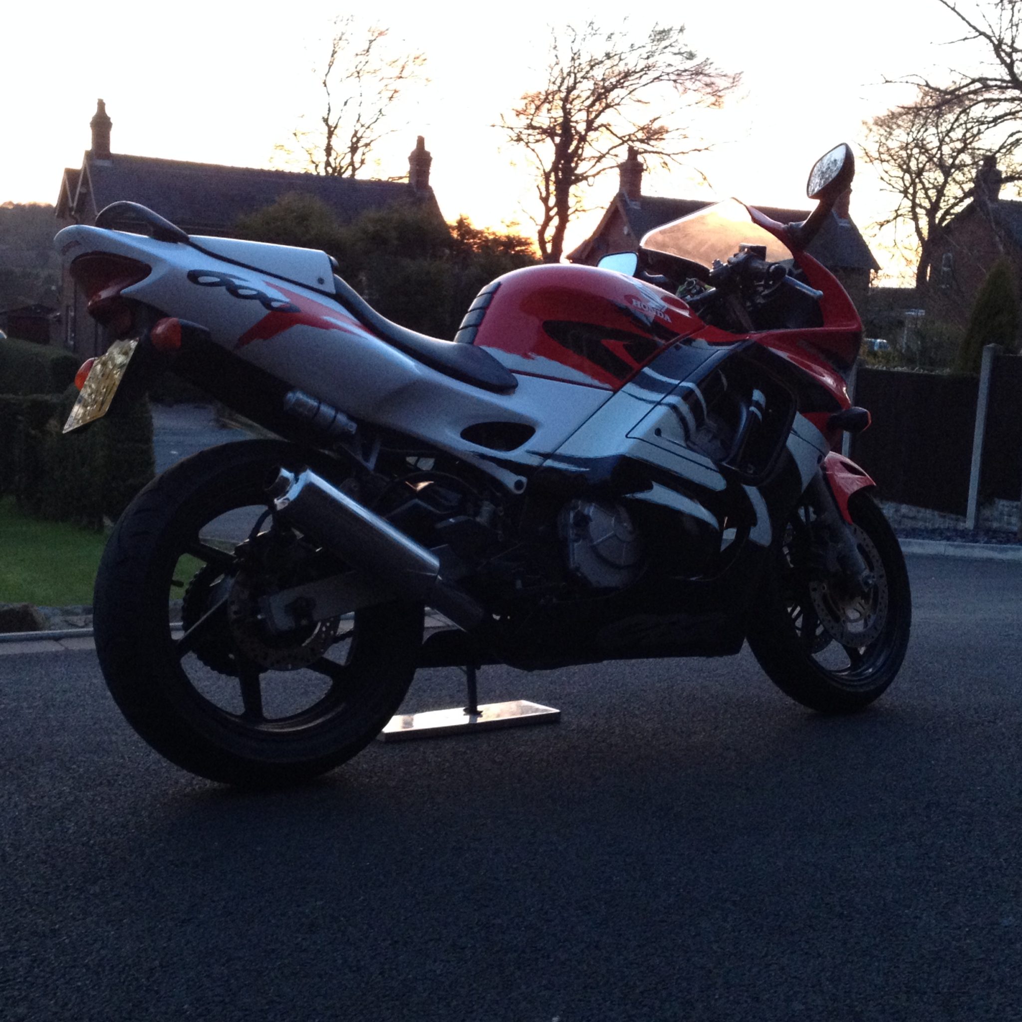 Elliot Ting -Honda CBR600F