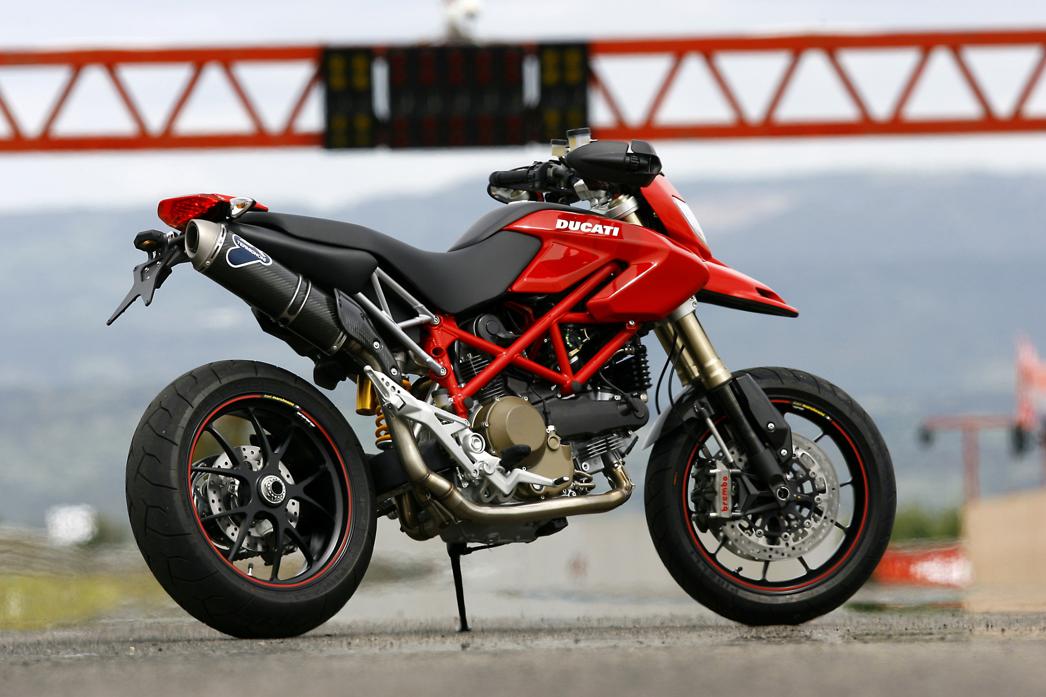 HYPERMOTARD_1100S_KIT PISTA_13