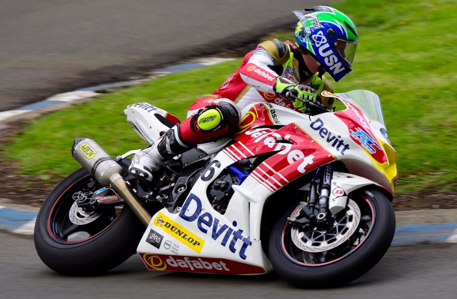 Ivan Lintin Oliver's Mount 2017 image credit @danny_horne
