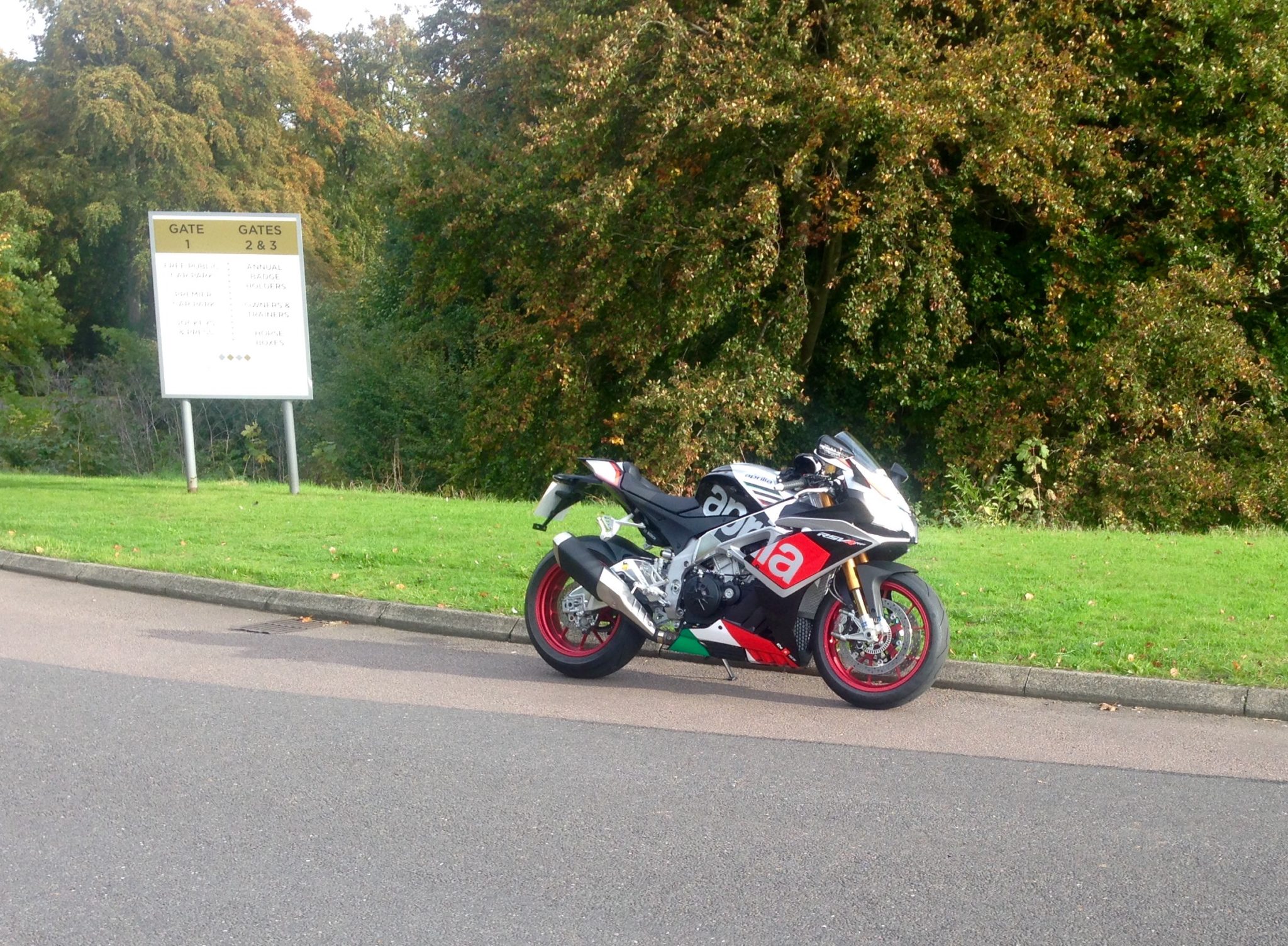 Jez – Aprilia RSV4 RF