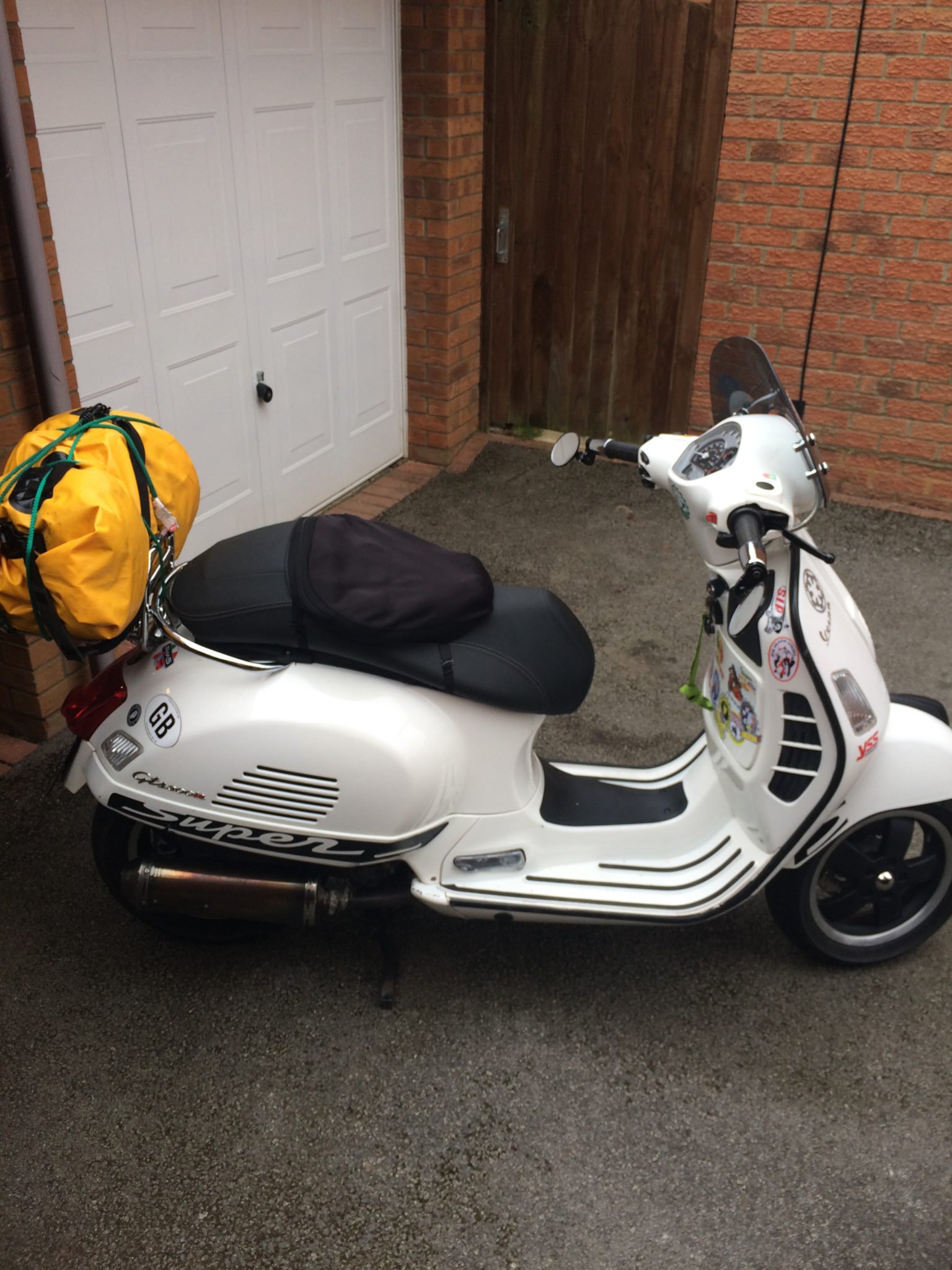 Malc Horton – Piaggio Vespa GTS300