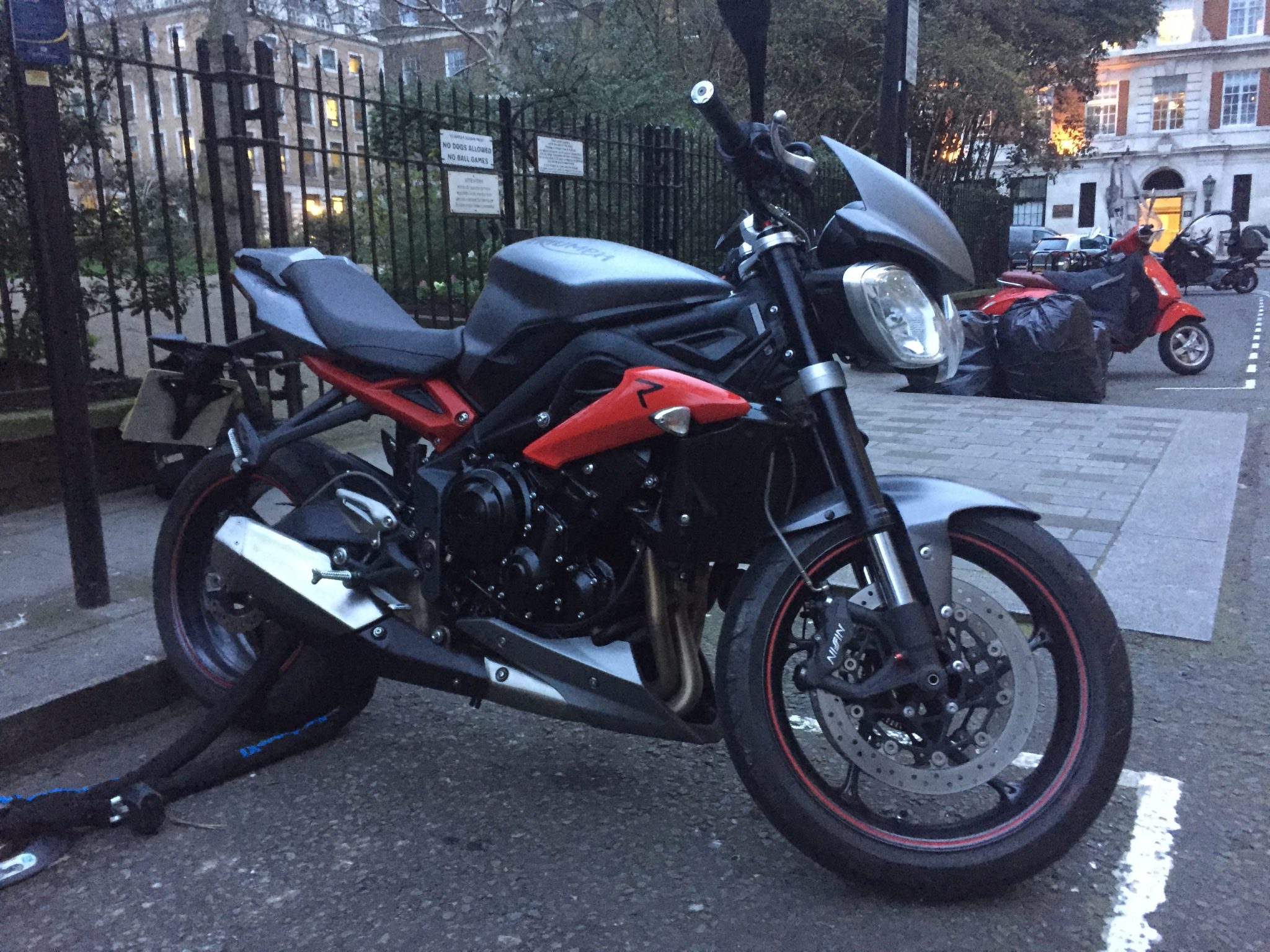 Paul Groves – Triumph Street Triple 675