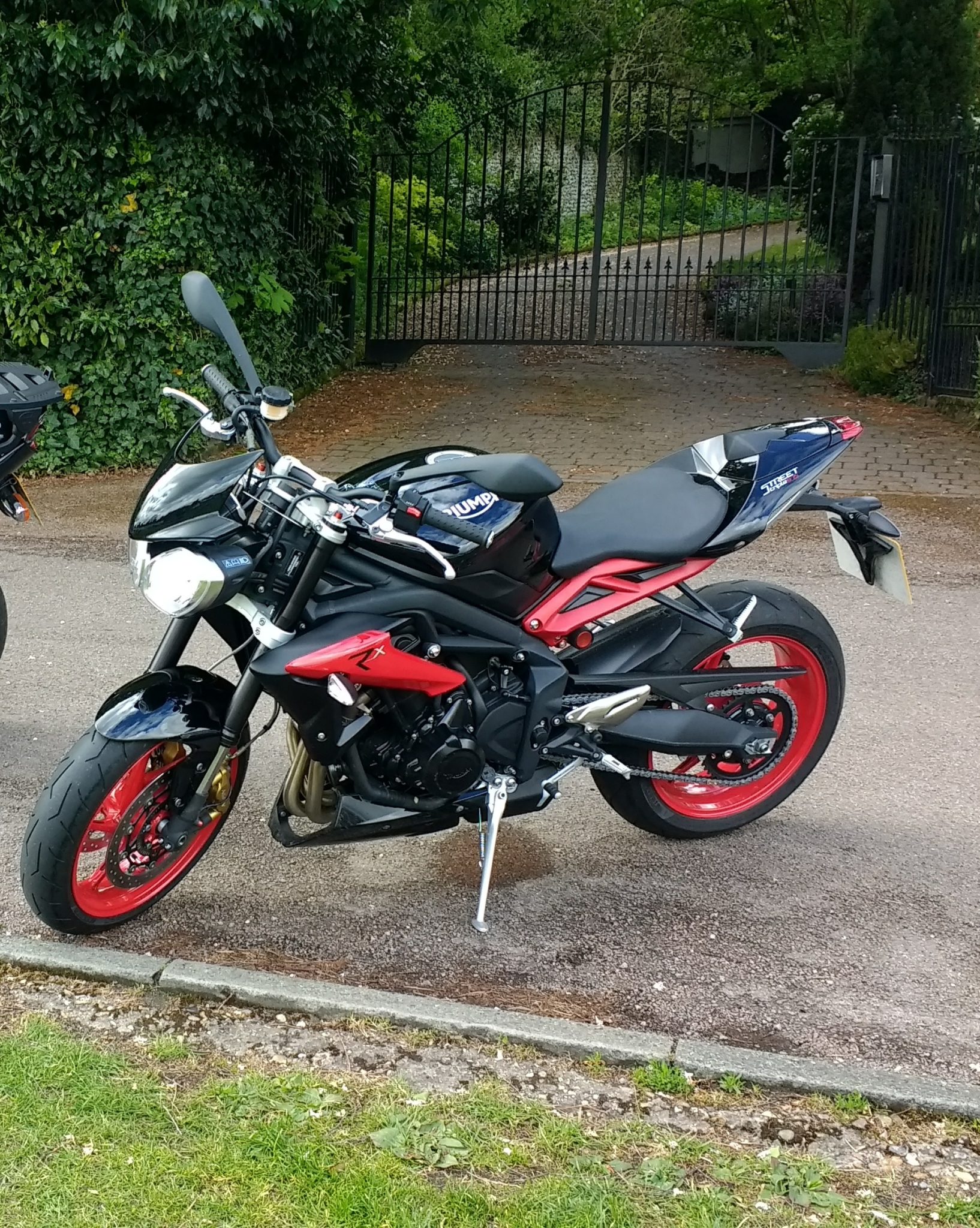 Paul Whitman – Triumph Street Triple 675 (2)