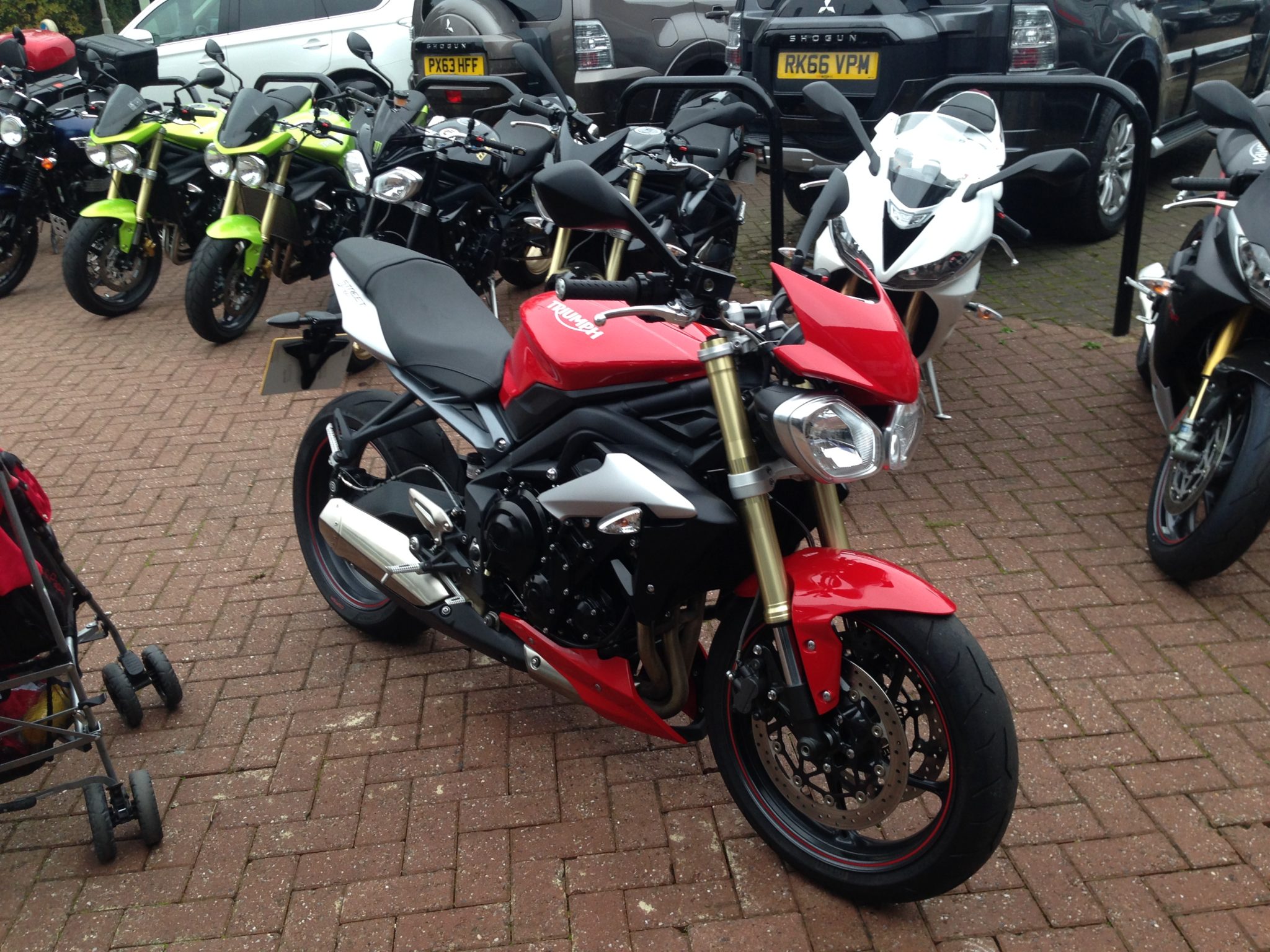 Peter Bevan – Triumph Street Triple 675