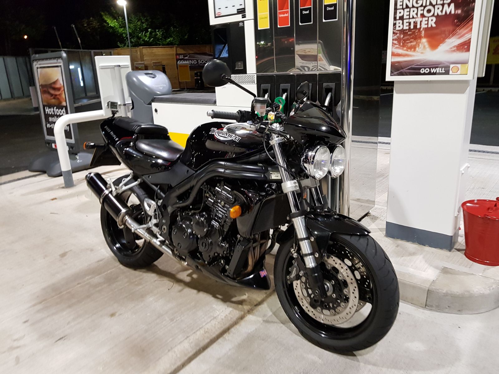 Richard Scriven – Triumph Speed Triple 955i