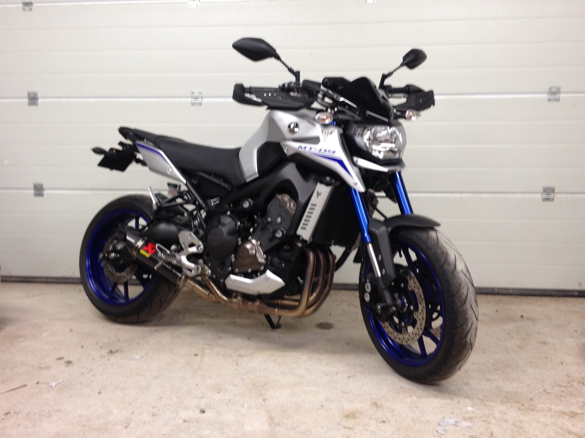 Simon – Yamaha MT-09