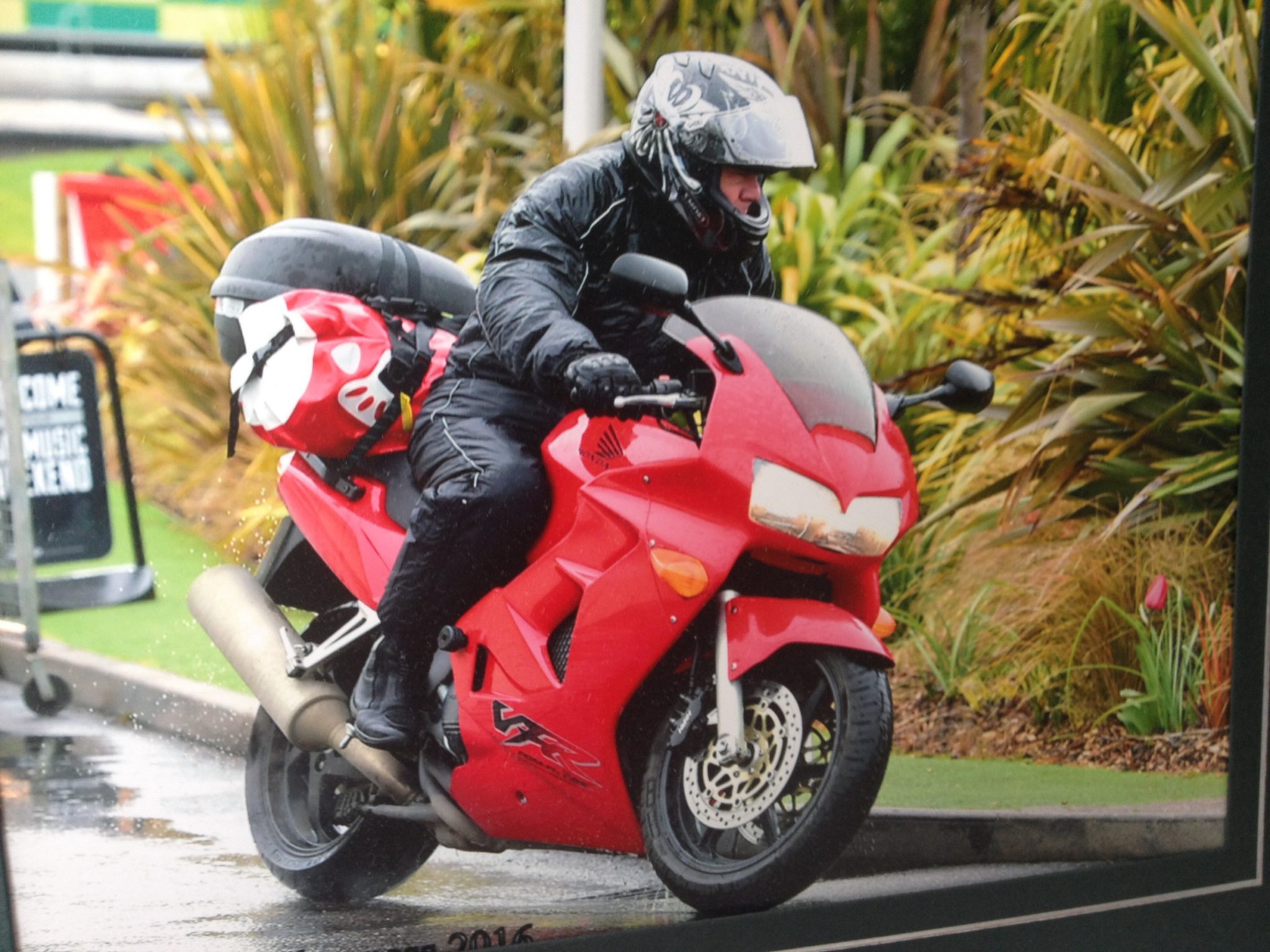 Honda Vfr800 Review Honda Bike Reviews Devitt