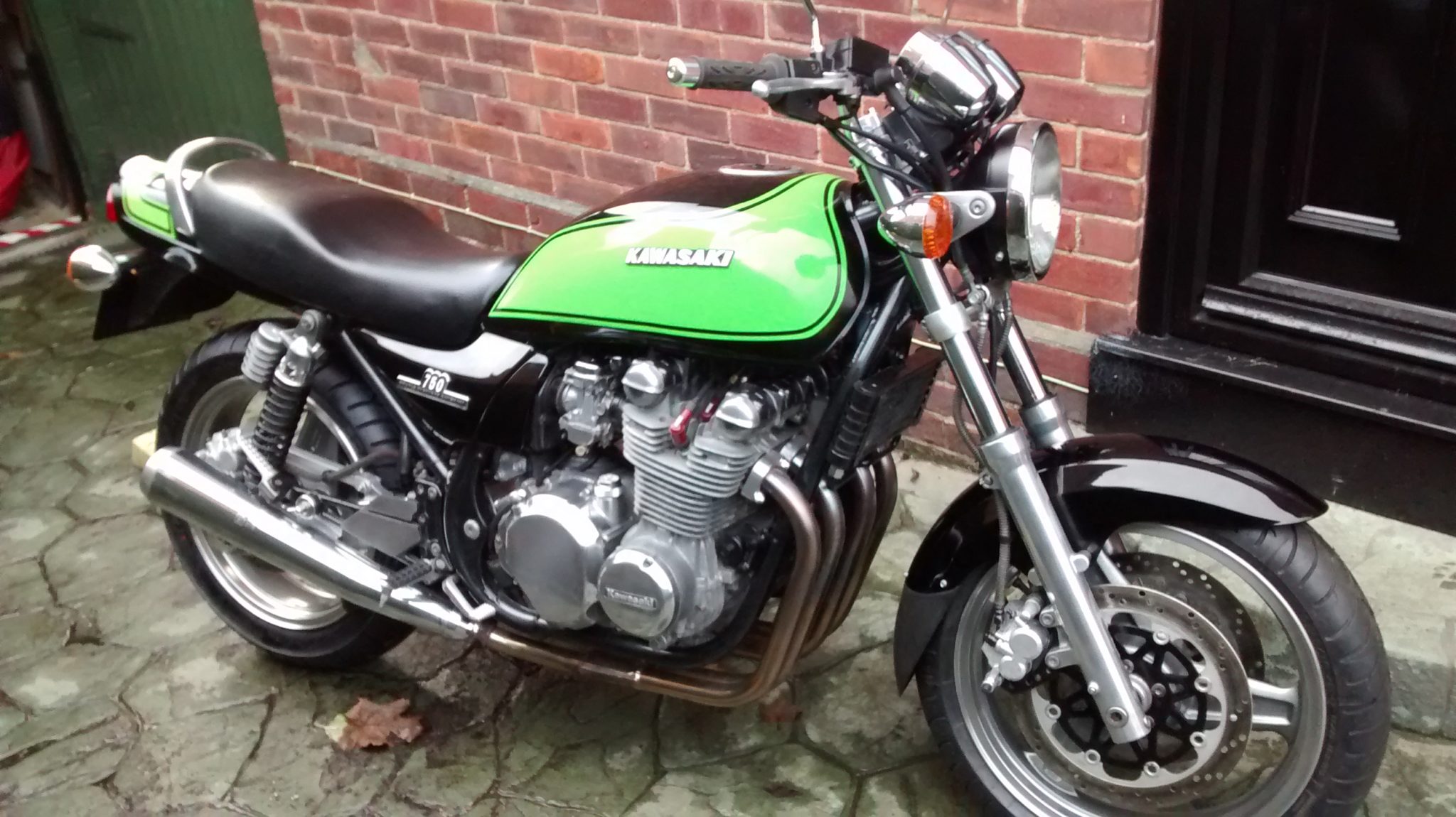 Stuart Knight – Kawasaki ZEPHYR 750