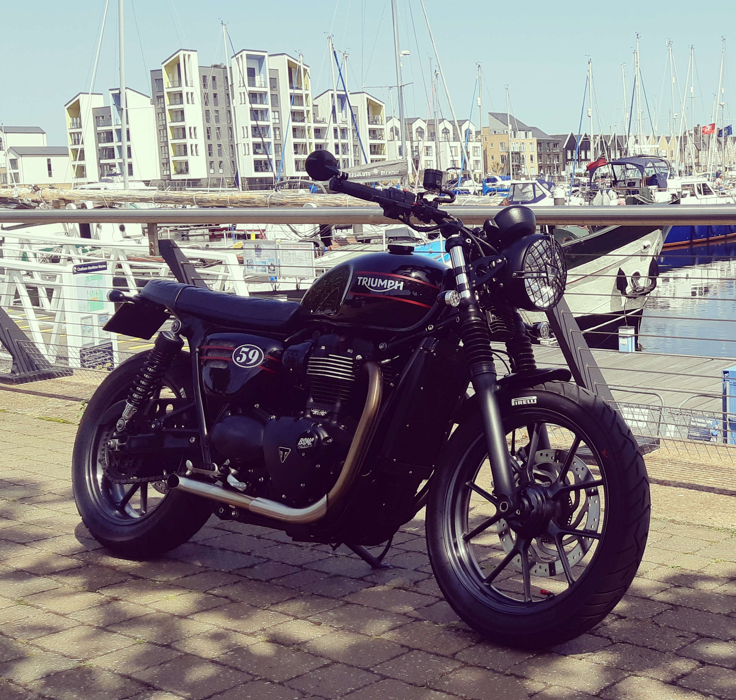 Triumph Street Twin – Lee budny