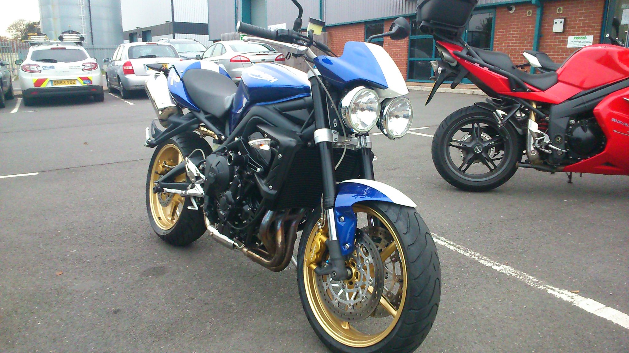 Vin Dixon – Triumph street triple R