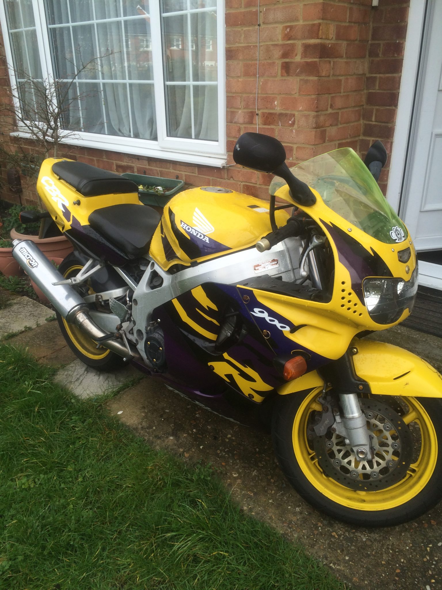 Honda CBR900RR Fireblade Review Honda Bike Reviews Devitt