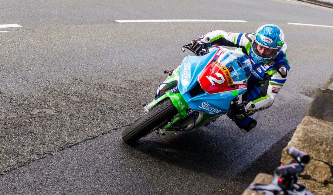 Dean Harrison Southern 100 2016, image credit Will Broadhead Photography Twitter