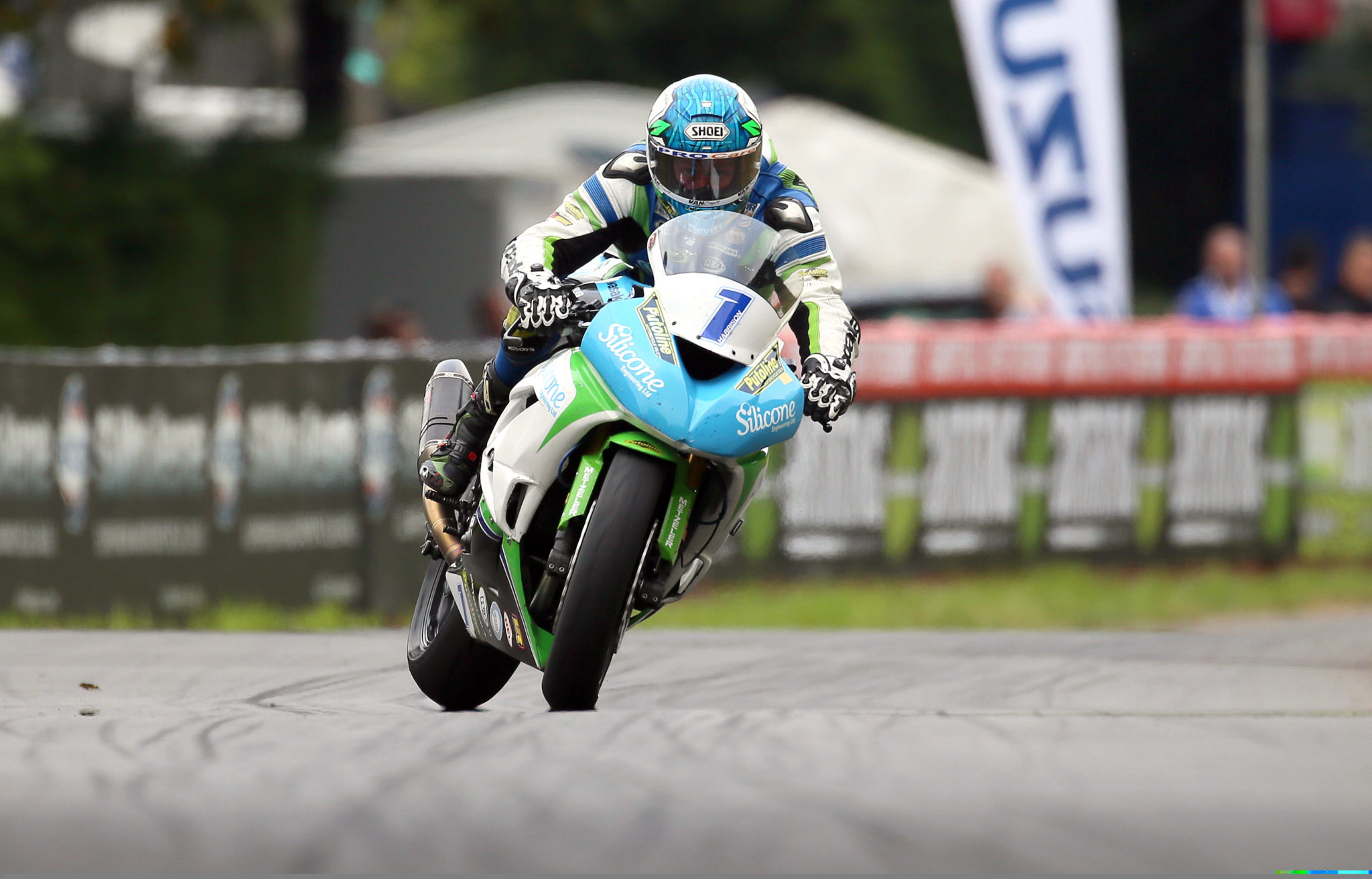 PACEMAKER, BELFAST, 24/9/2017: Dean Harrison (Silicone Kawasaki) gets sideways during the Scarborough Gold Cup.