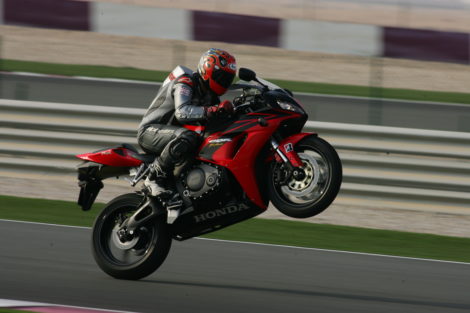 sports bikes under 80000