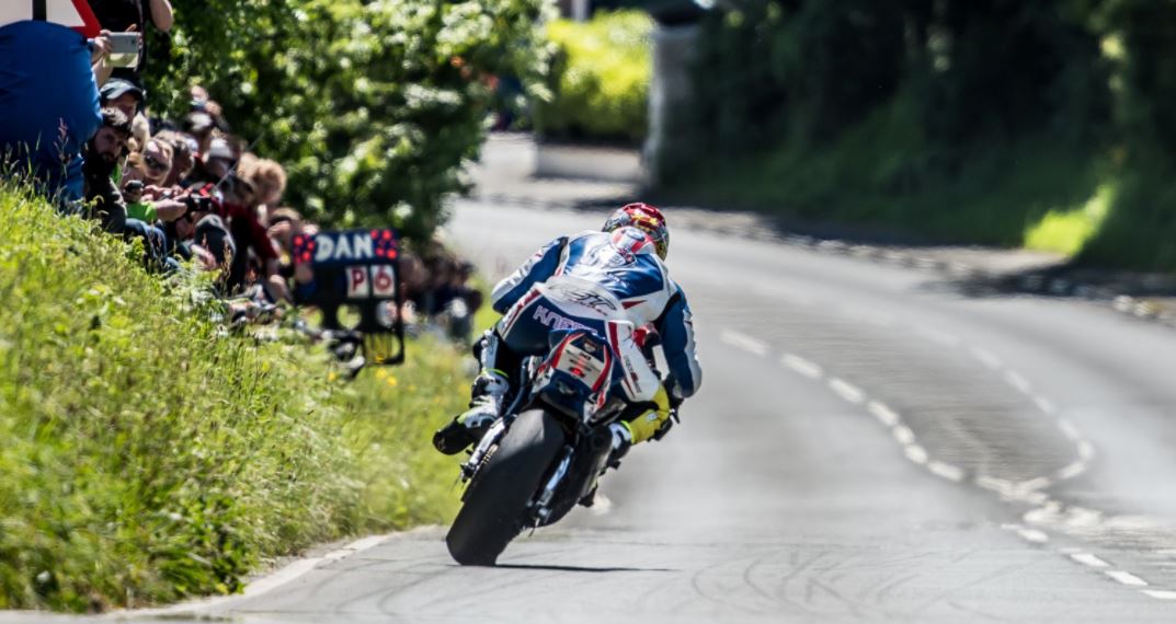 Dan Kneen racing at the TT last year image credit IOMTTPICS on Twitter