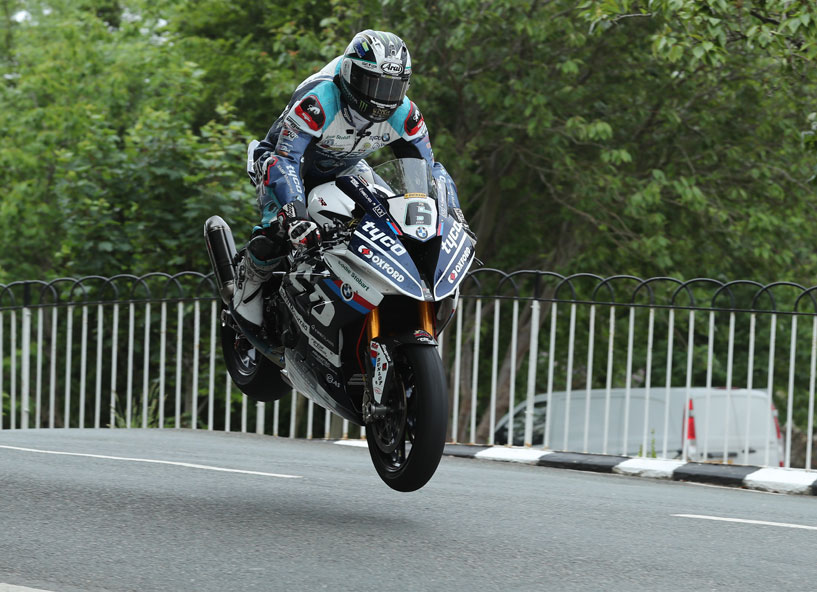 Dunlop took three race wins at the 2018 TT credit iomtt.com