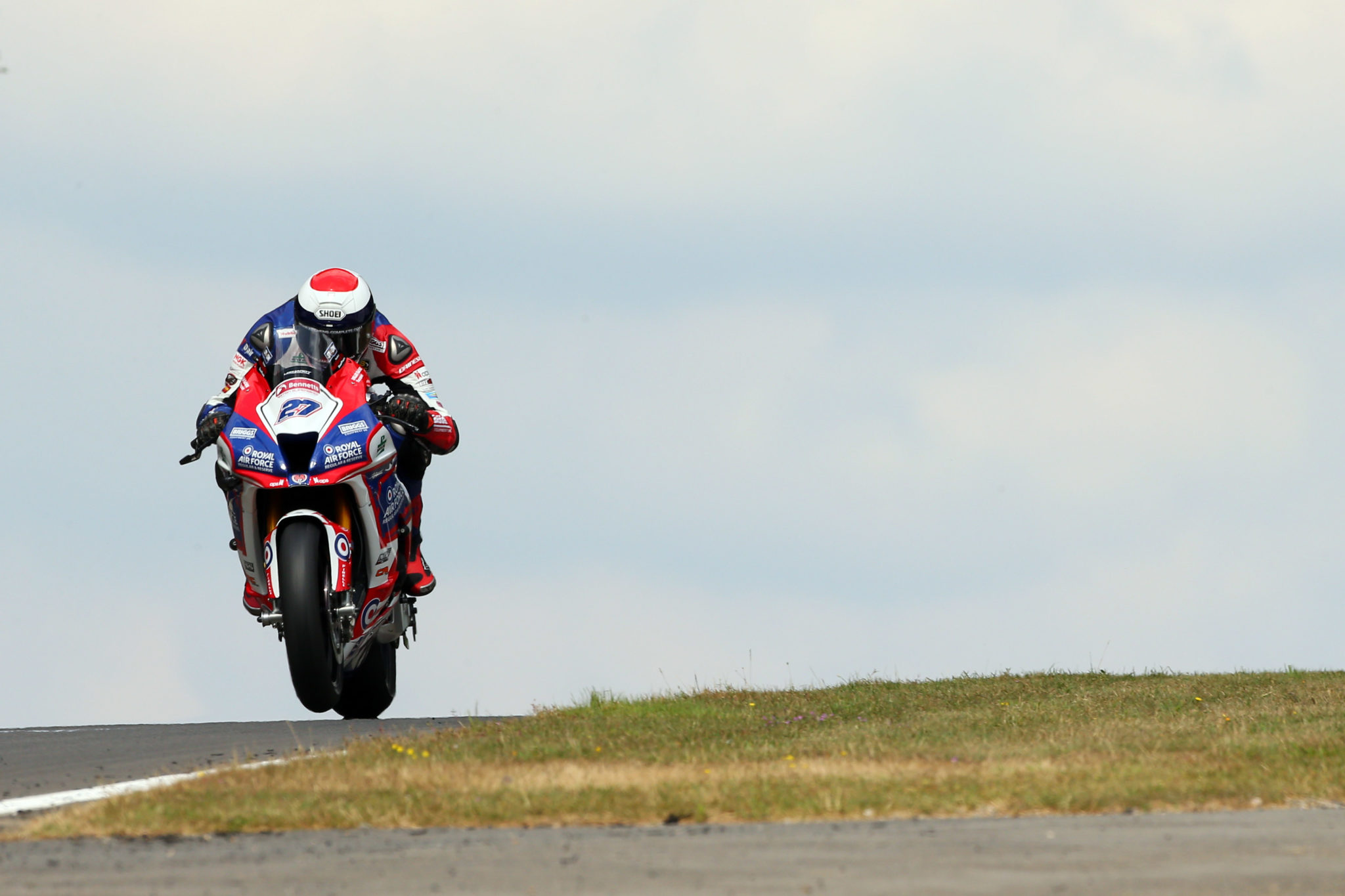 Dixon in racing action at Brands Hatch credit Tim Keeton (Impact Images Photography)