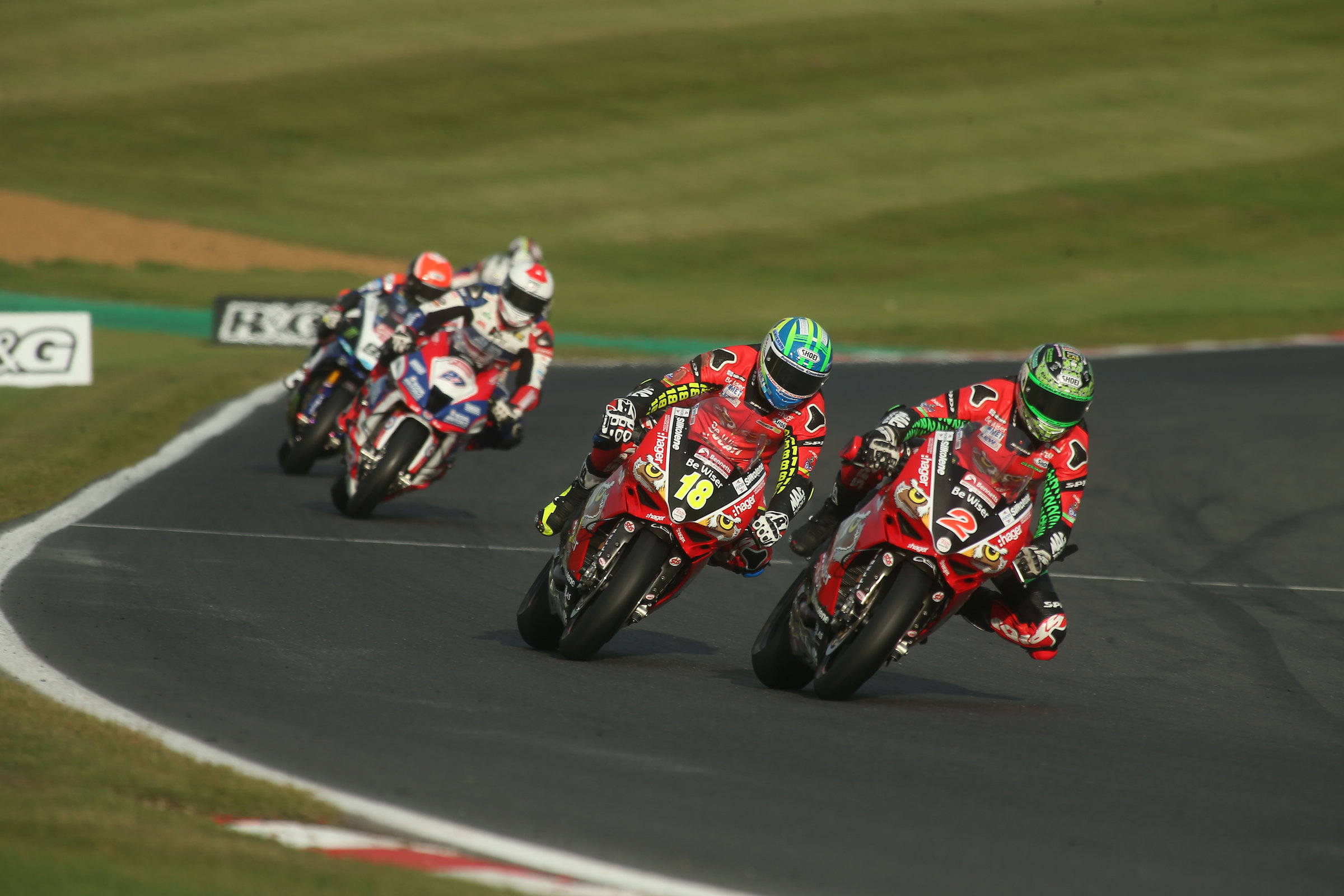Leon Haslam becomes BSB Champion at Brands Hatch