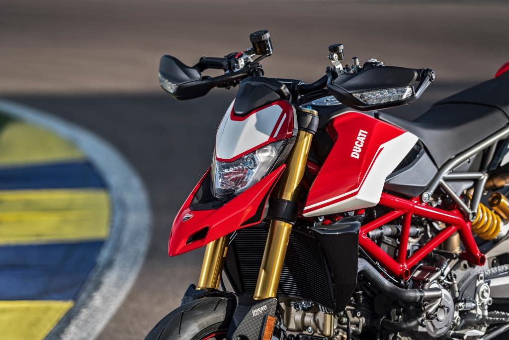 02_DUCATI_HYPERMOTARD_950_SP_AMIENCE