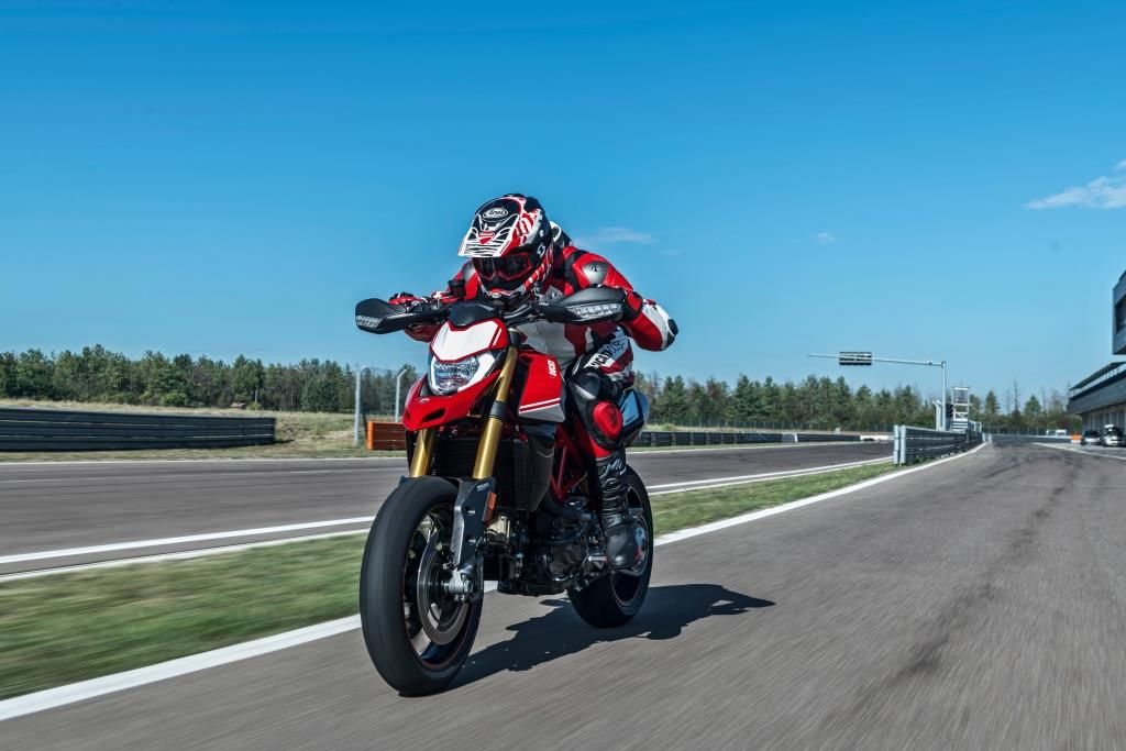 13_DUCATI_HYPERMOTARD_950_SP_AMIENCE