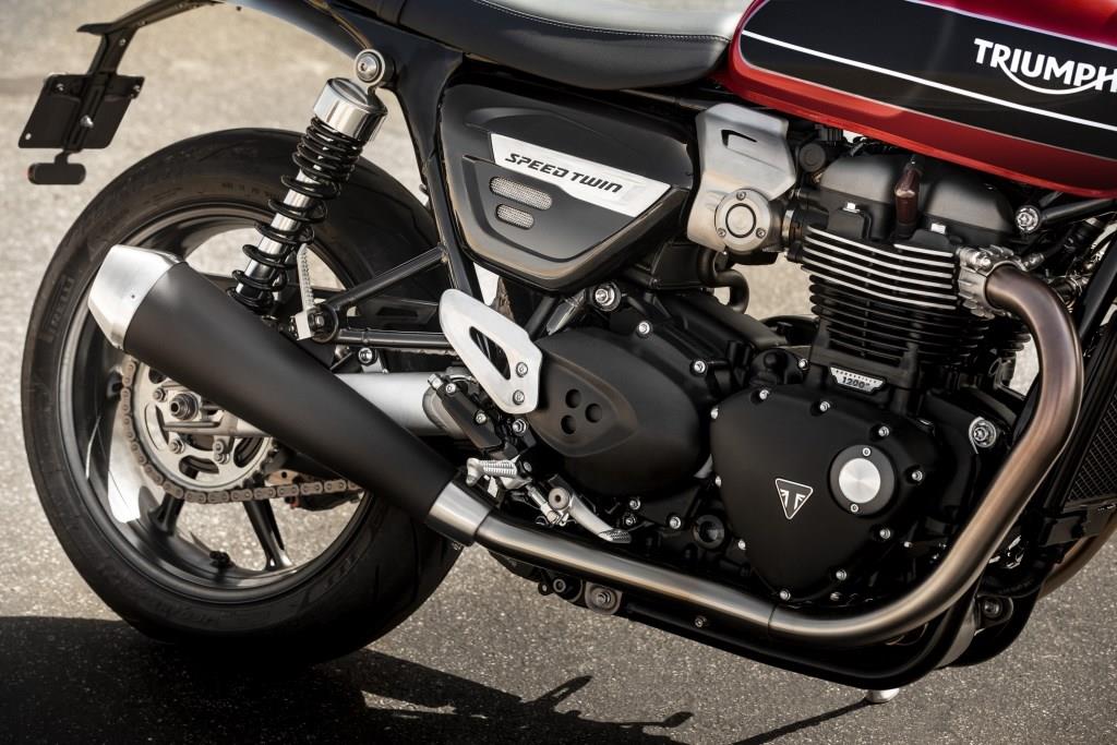 2019_Speed_Twin_EXHAUST