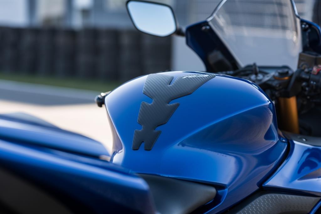 2019_YAM_YZF-R3_EU_DPBMC_ACC_Detail-10