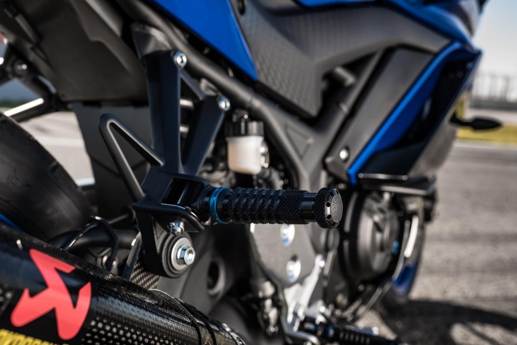 2019_YAM_YZF-R3_EU_DPBMC_ACC_Detail-2