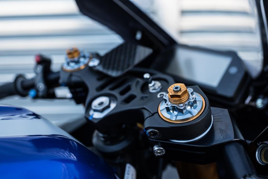 2019_YAM_YZF-R3_GYTR_EU_DPBMC_Detail-1