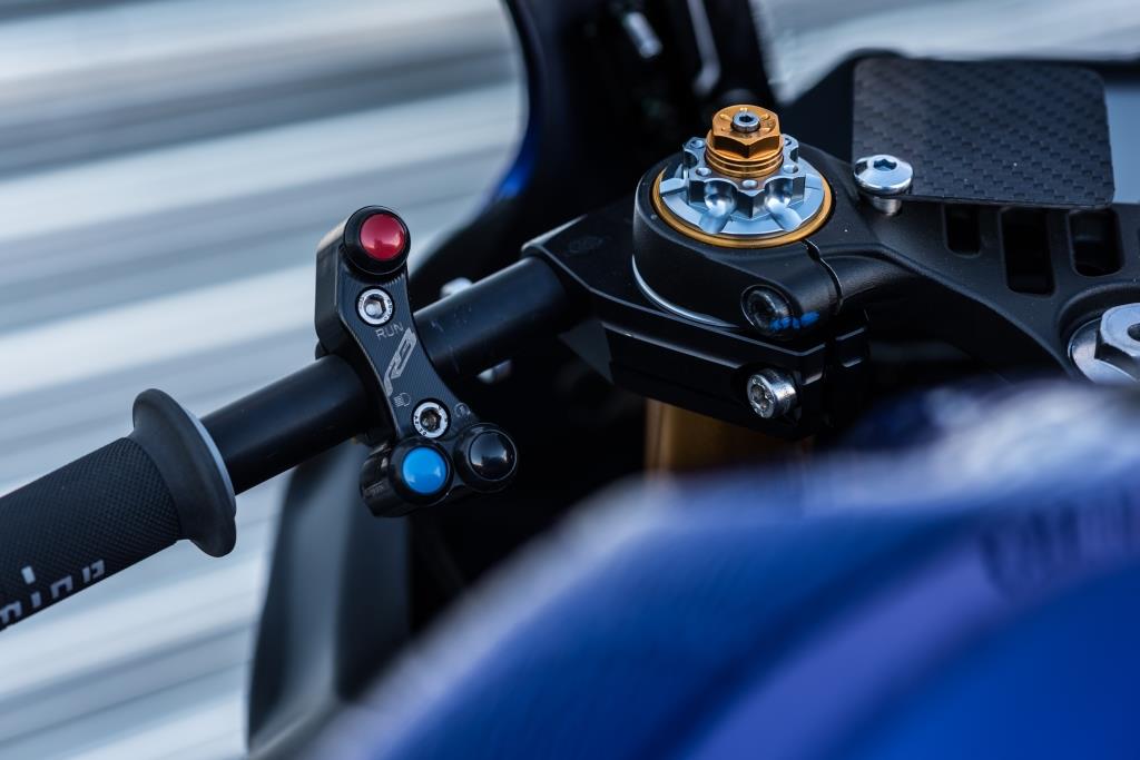 2019_YAM_YZF-R3_GYTR_EU_DPBMC_Detail-9