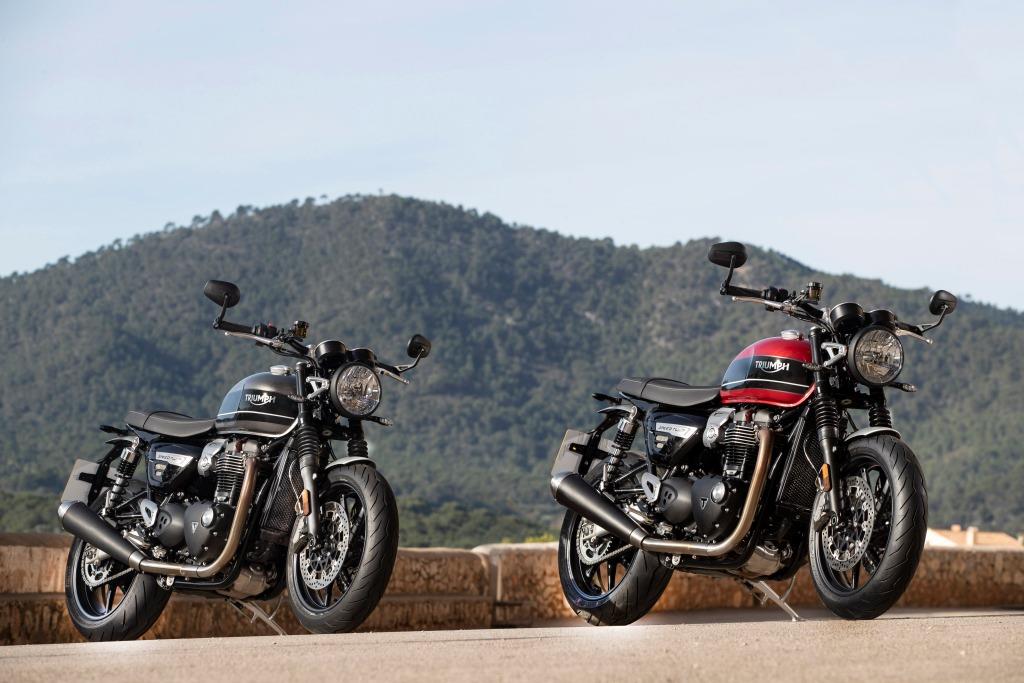 Speed Twin Hero Silver and Red Statics_001