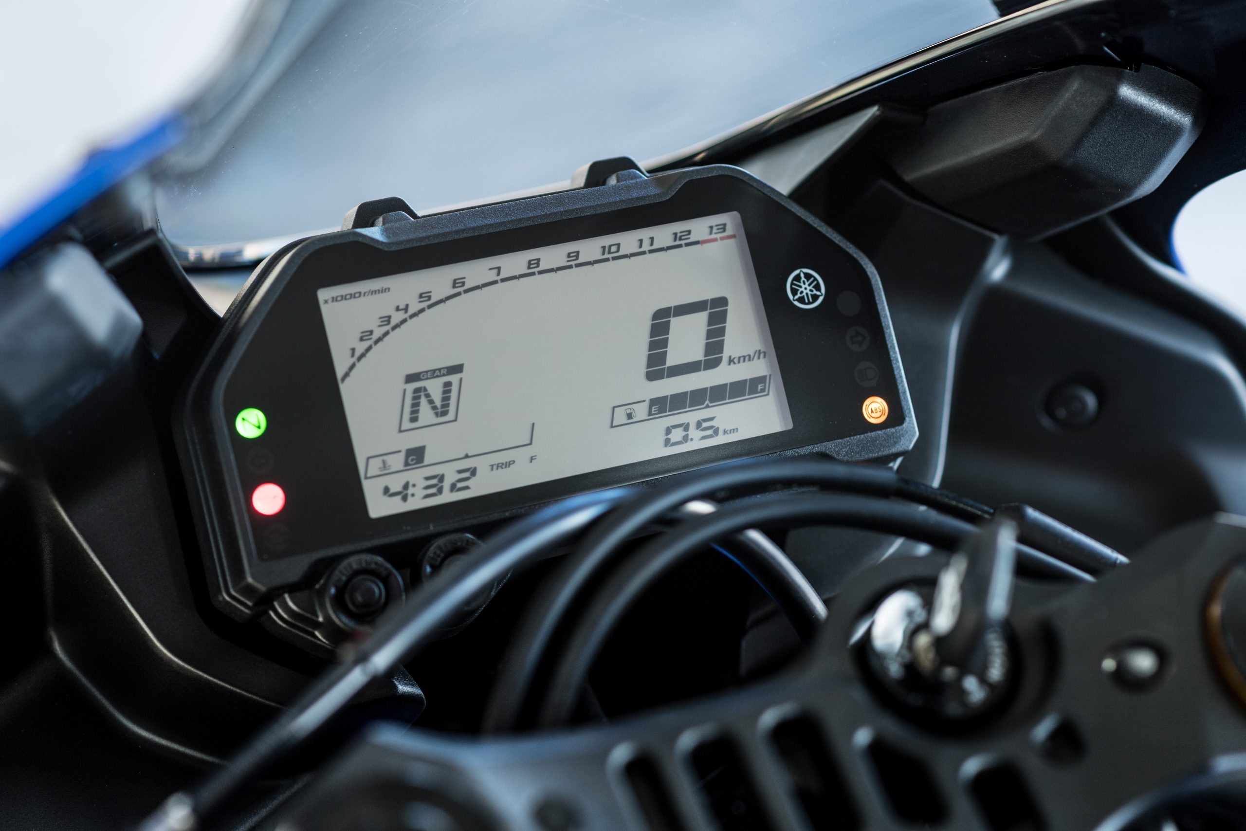 2019_YAM_YZF-R3_EU_DPBMC_STD_Detail-1