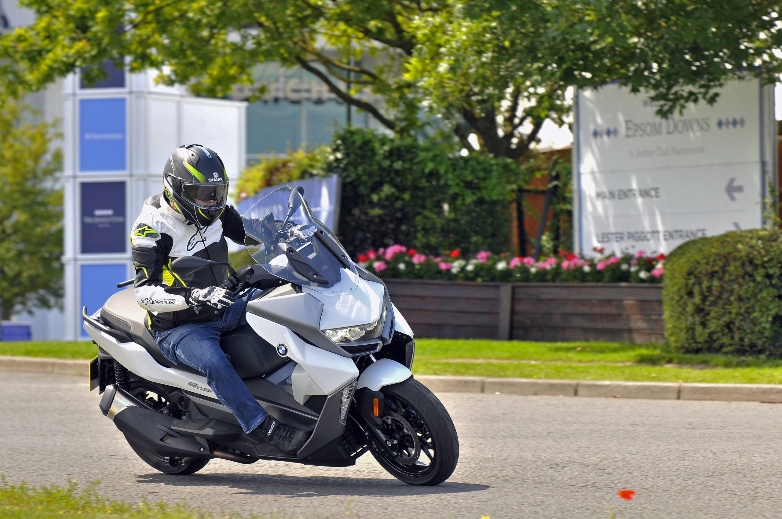 BMW C400 GT in action