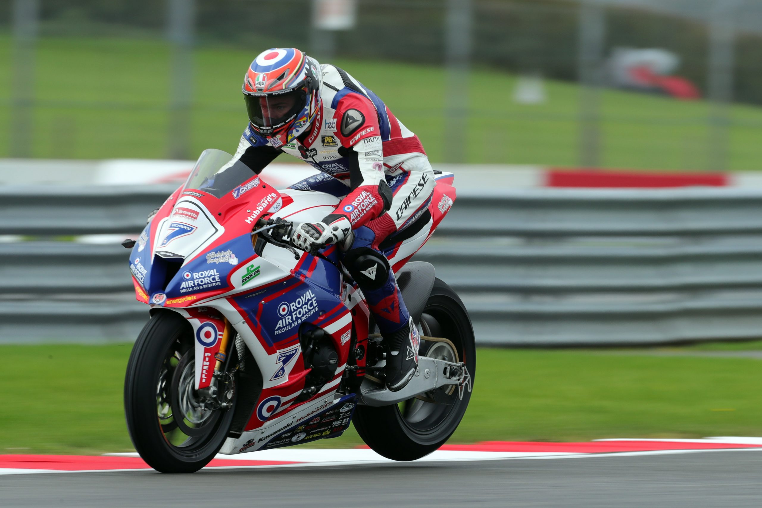 Vickers racing at BSB