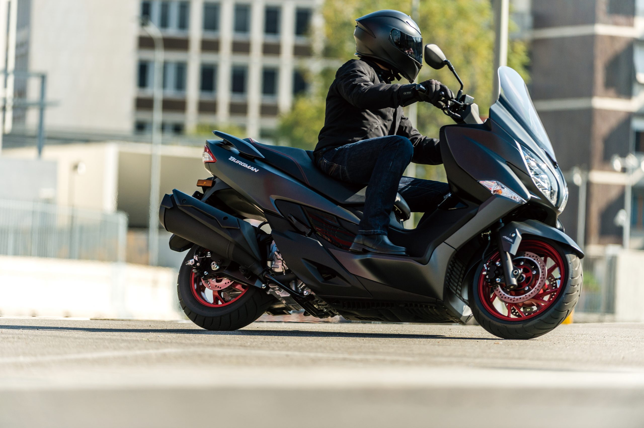 Motorbike types, maxi-scooter, Suzuki Burgman