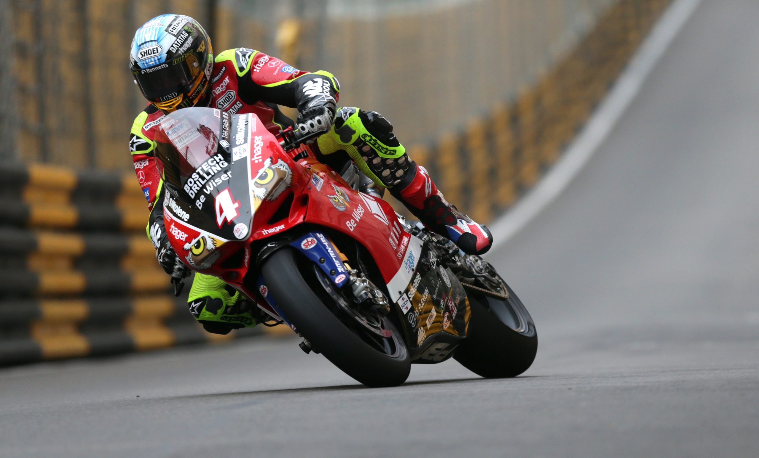 John McGuinness racing at 2018 Macau GP