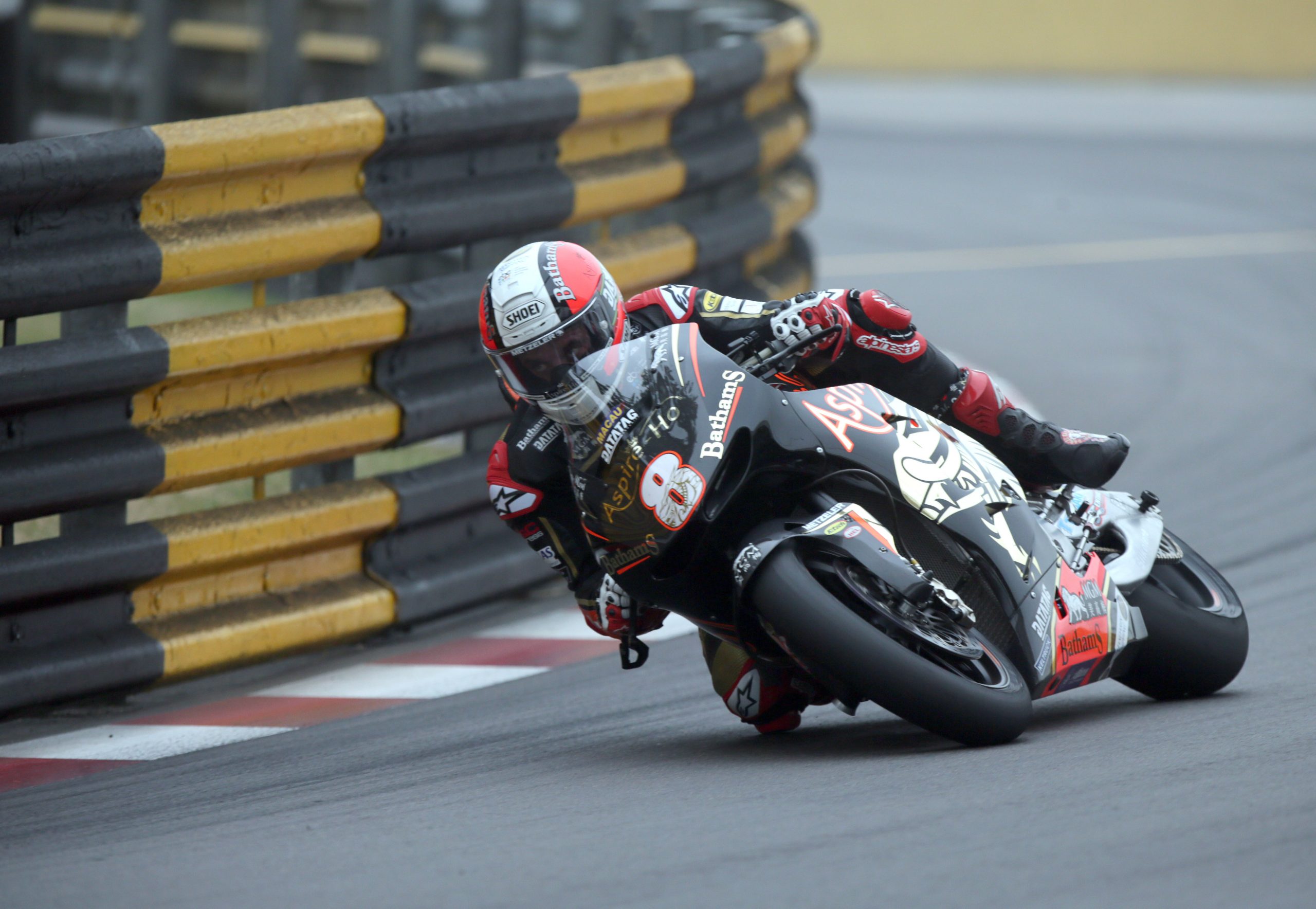 Michael Rutter racing at 2018 Macau GP